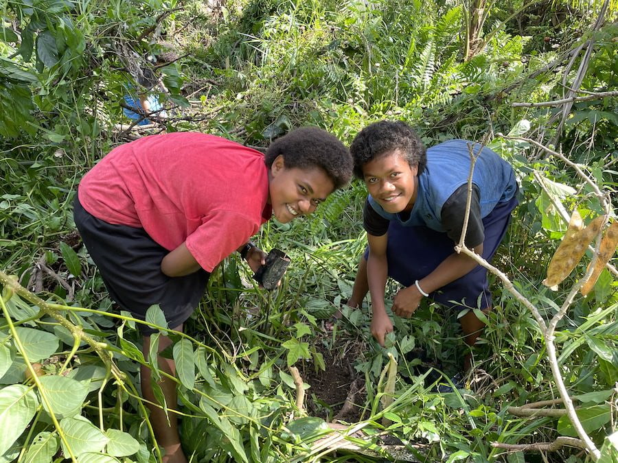 Young people from Naqumu community start their replanting project